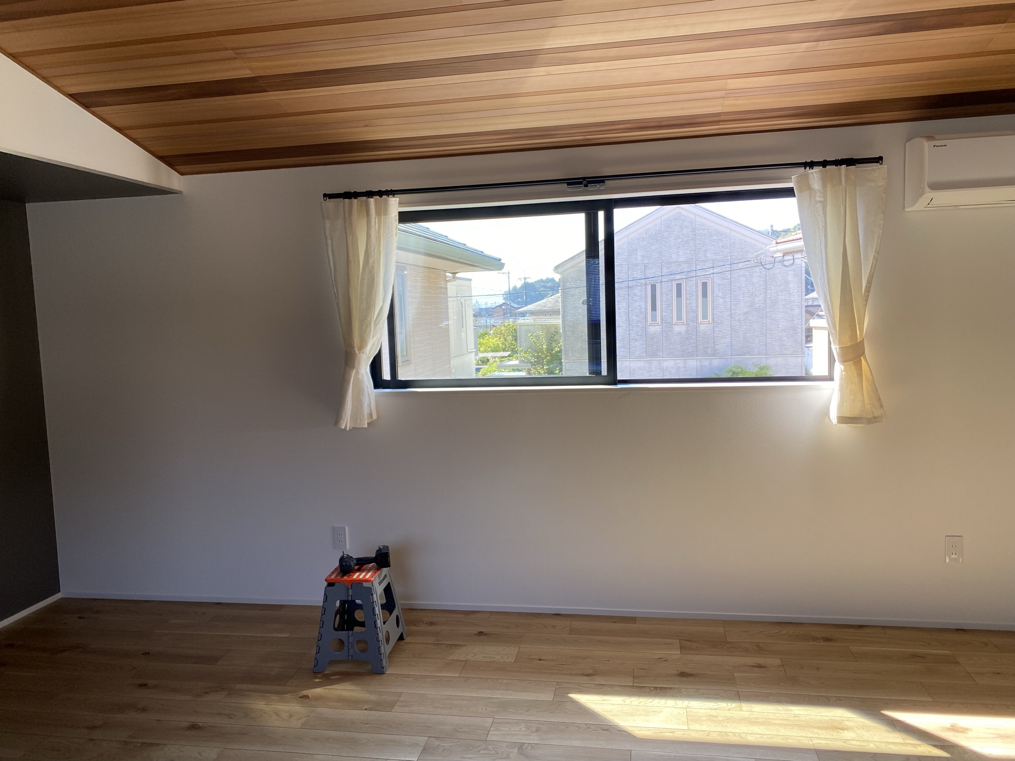 リネンカーテンとブラインド＠大竹の家ーｋ