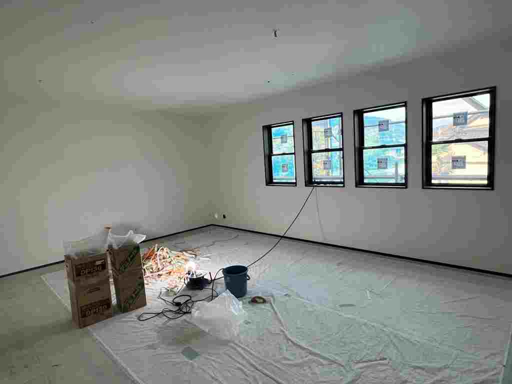 続。クロス貼＠大野の家-i