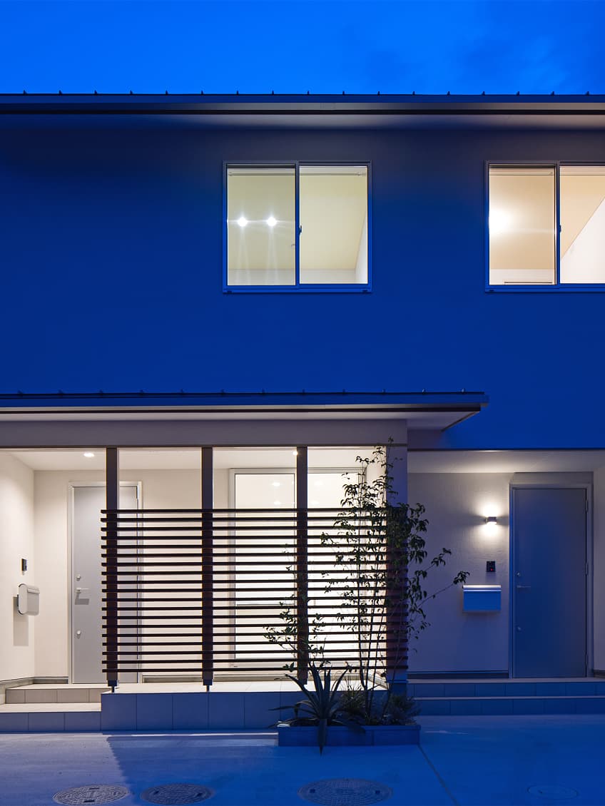 ２世帯住宅（重層長屋）に
清潔感と若々しさを