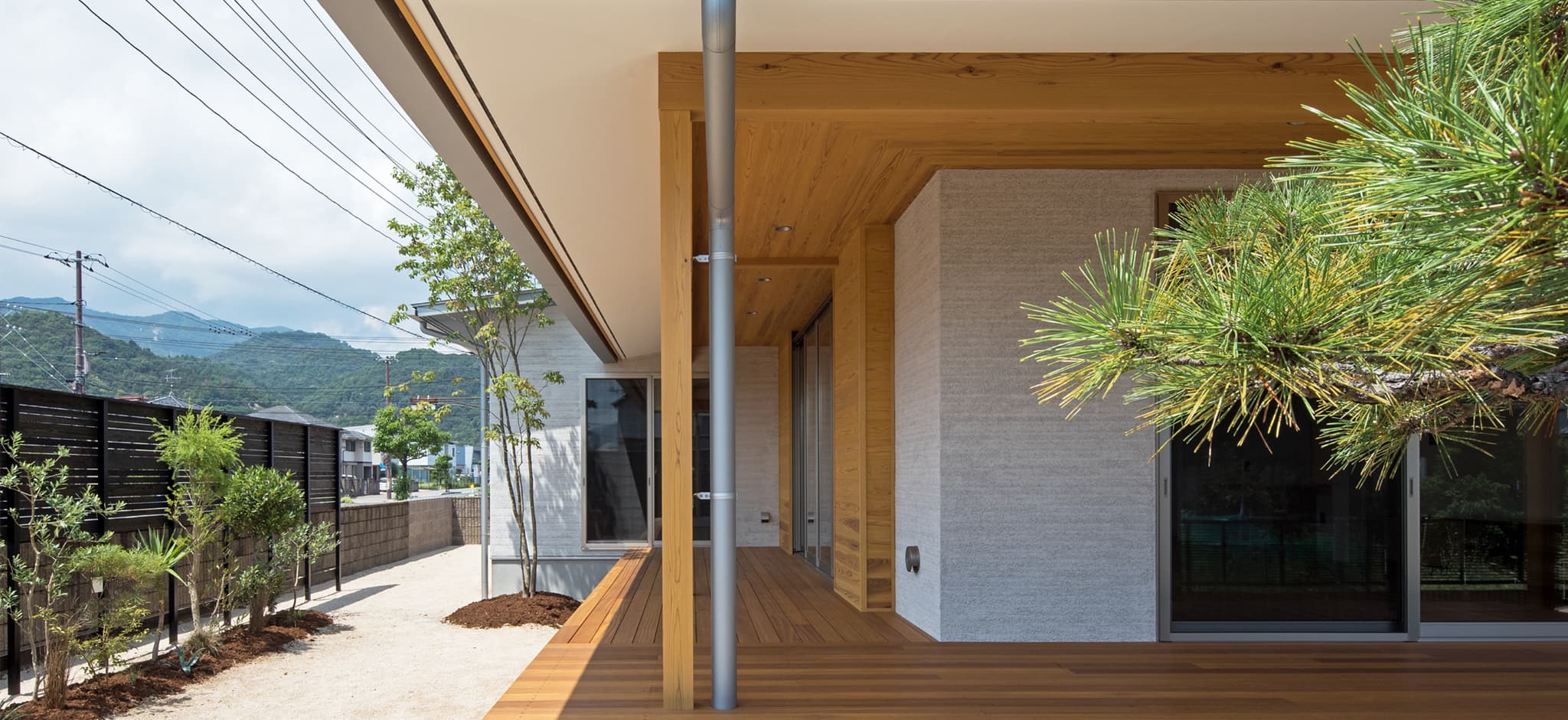 ４世代がバリアフリーに暮らす、ゆったり平屋