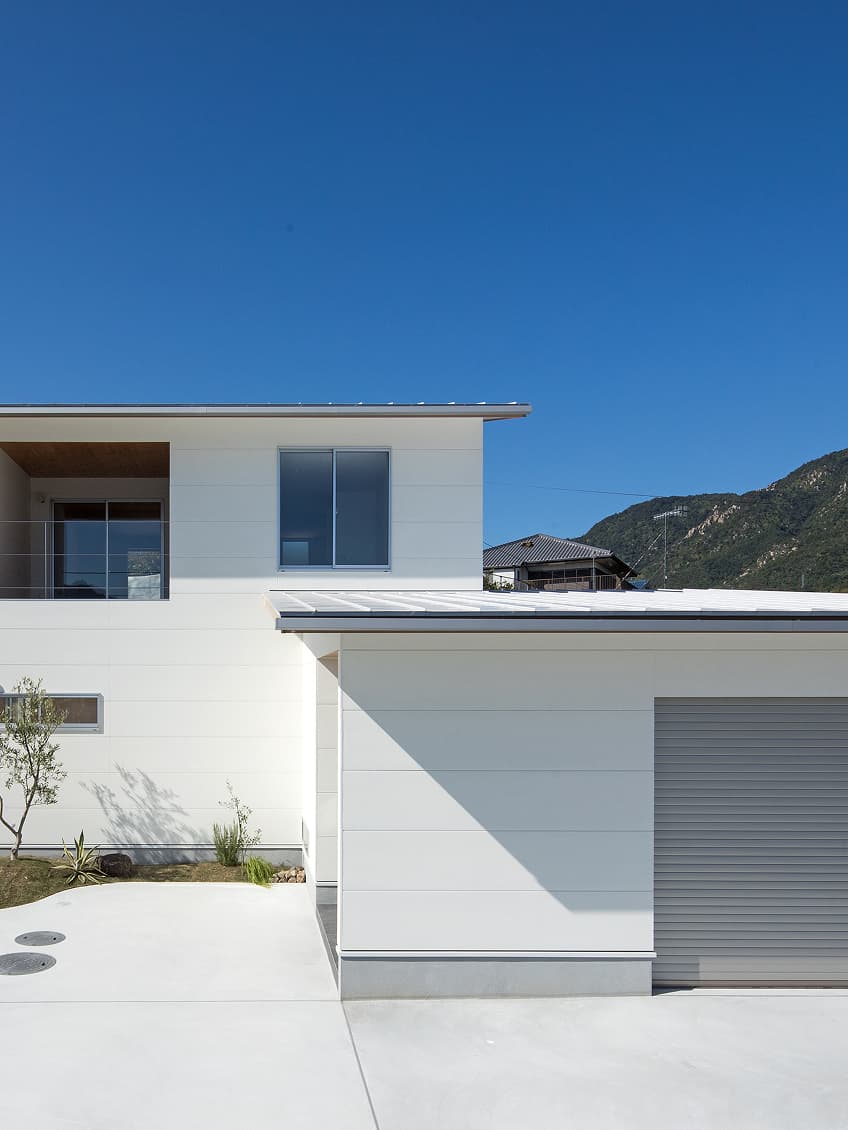 凛としたシーサイドハウス