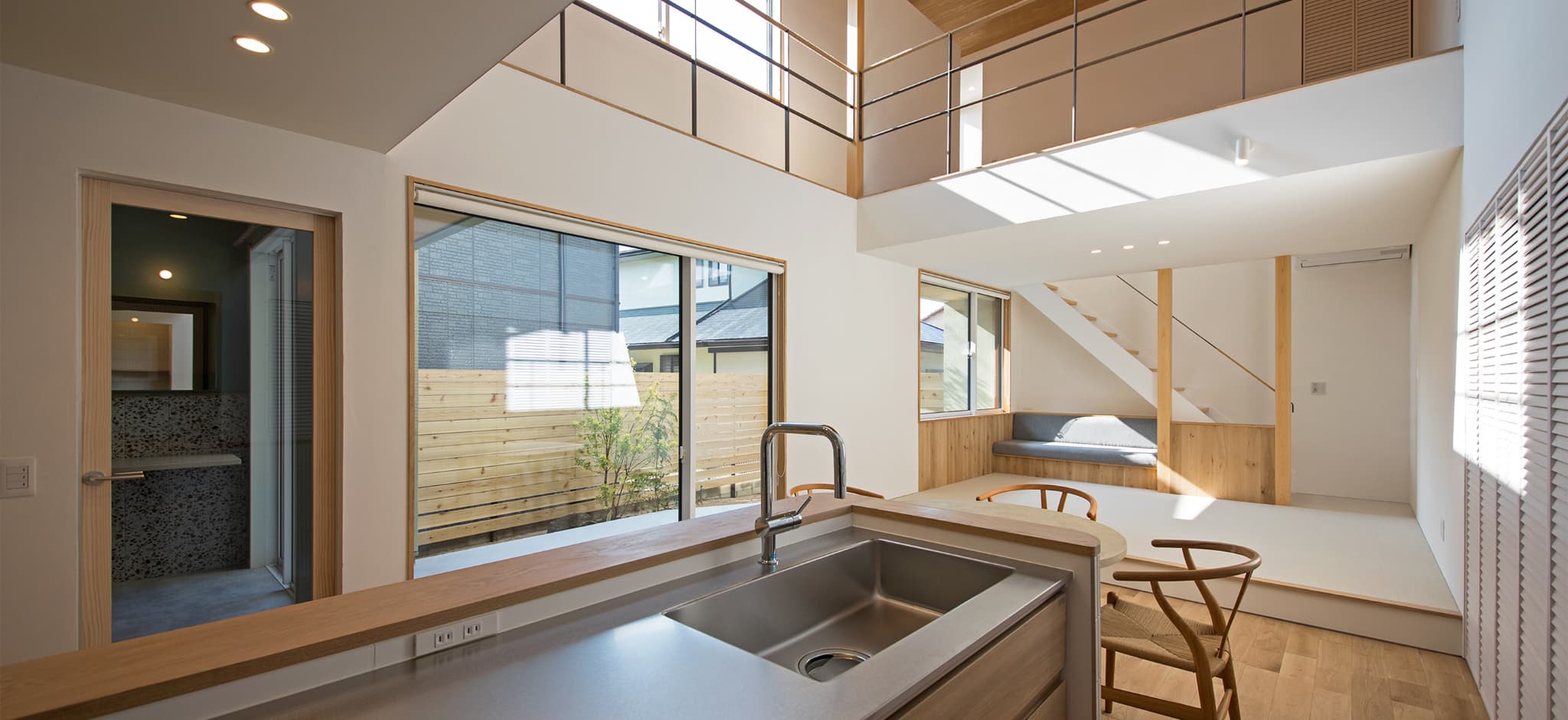 水廻りを陽のあたる場所に。