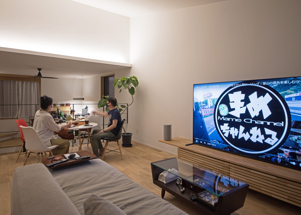 85インチのめちゃデカテレビに、ご自身（施主）のyoutubeチャンネル「まめちゃんねる」を表示してみた！！