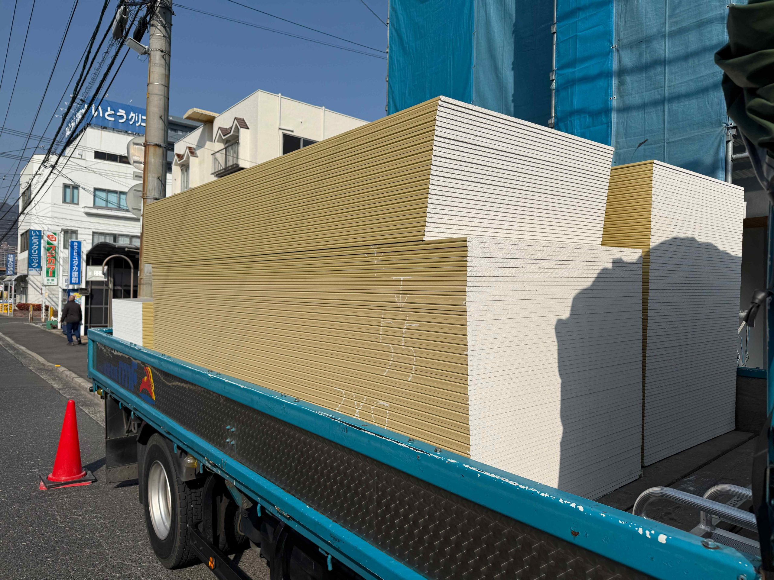 材料搬入＠庚午の家